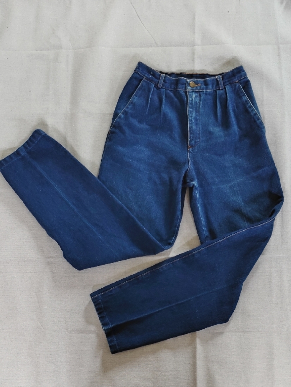 Vintage Jordache Indigo Denim Pleated Jeans - Picture 6 of 9